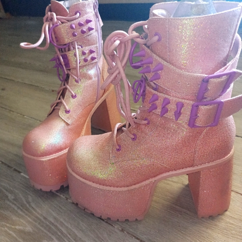 Platform boots
